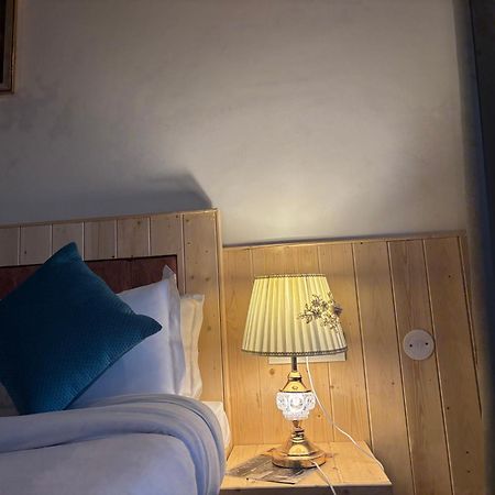 Urban Wave 2Bed Rooms By The North Edge Kasauli Eksteriør bilde