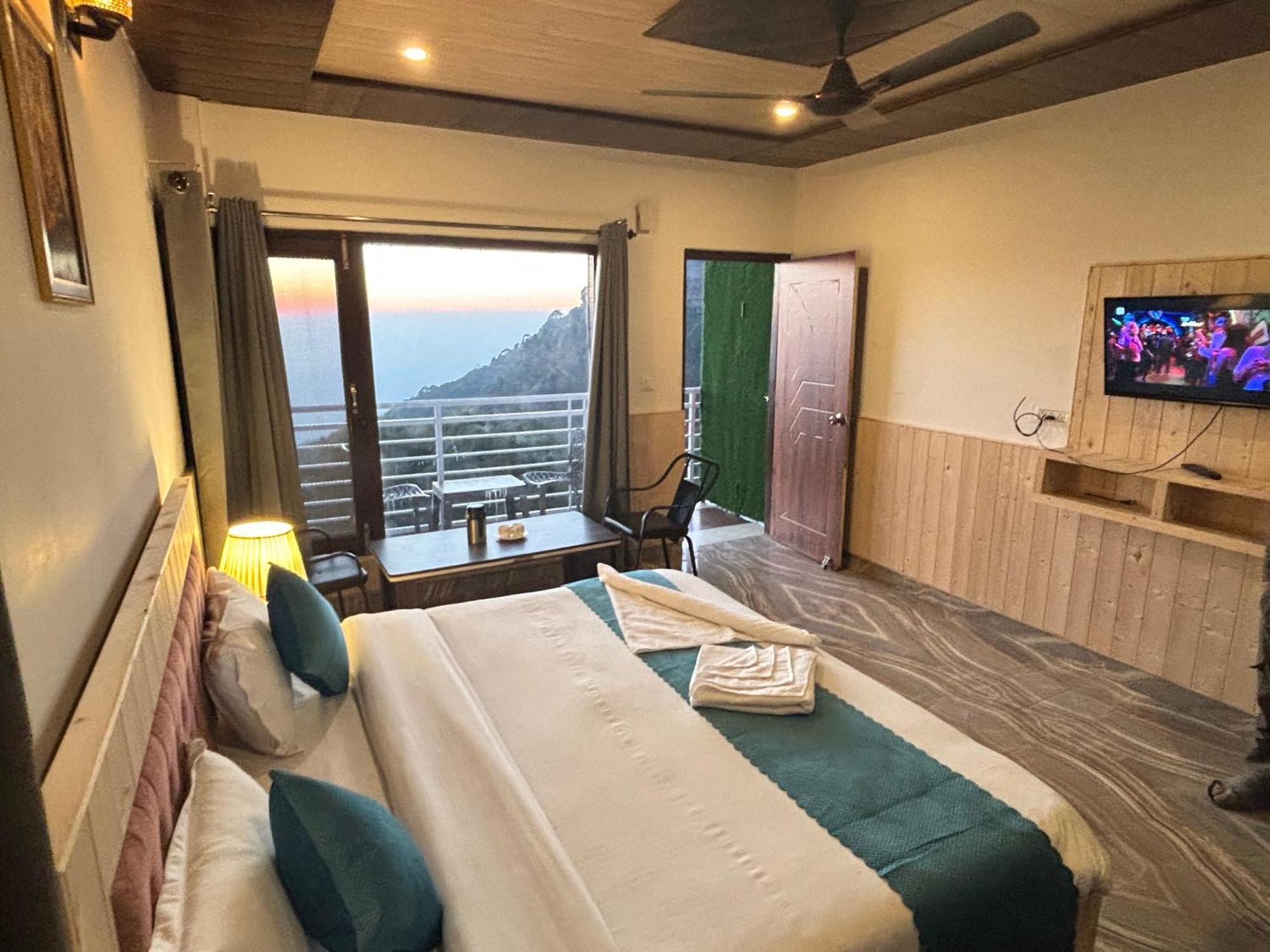 Urban Wave 2Bed Rooms By The North Edge Kasauli Eksteriør bilde