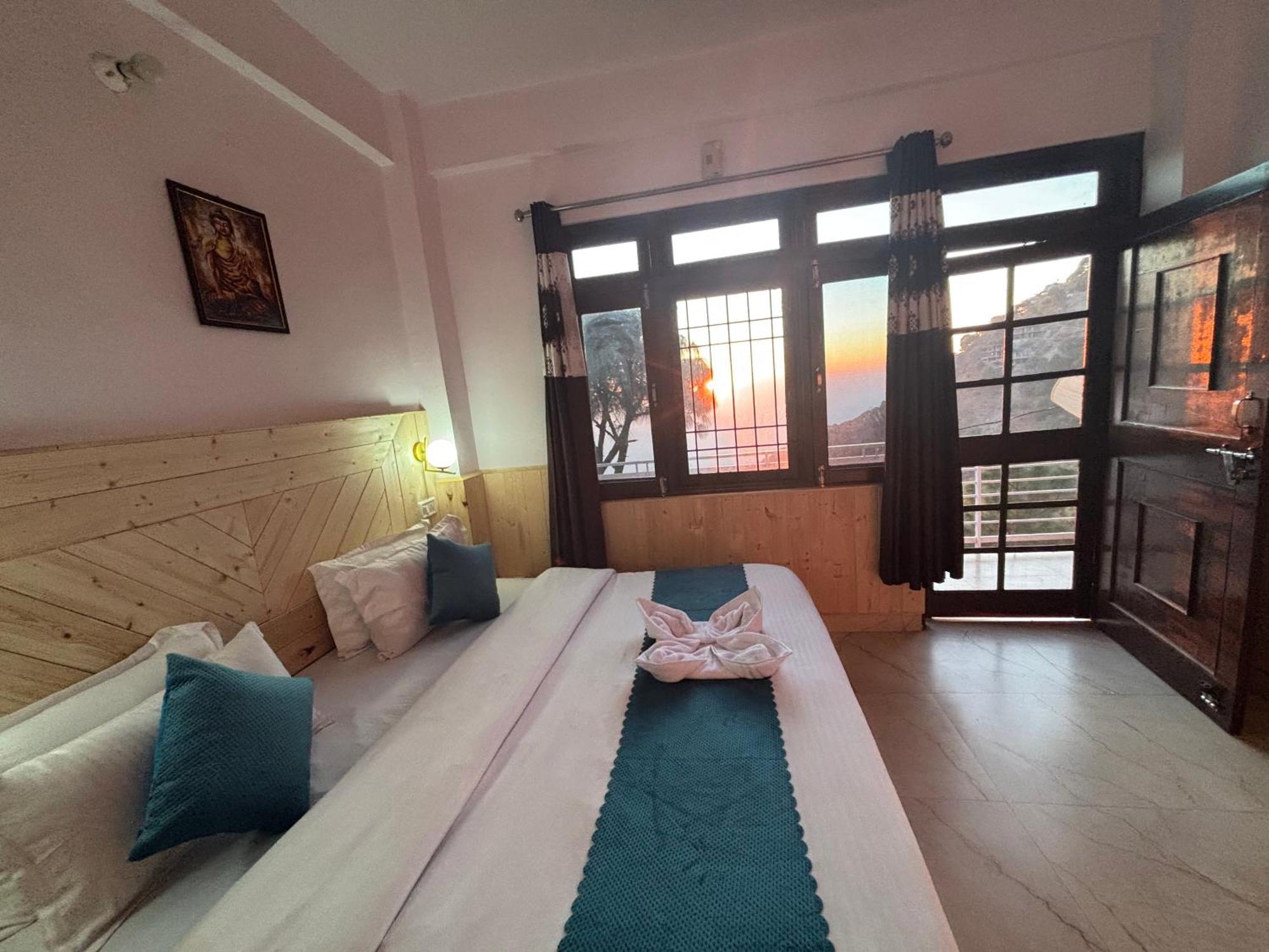 Urban Wave 2Bed Rooms By The North Edge Kasauli Eksteriør bilde