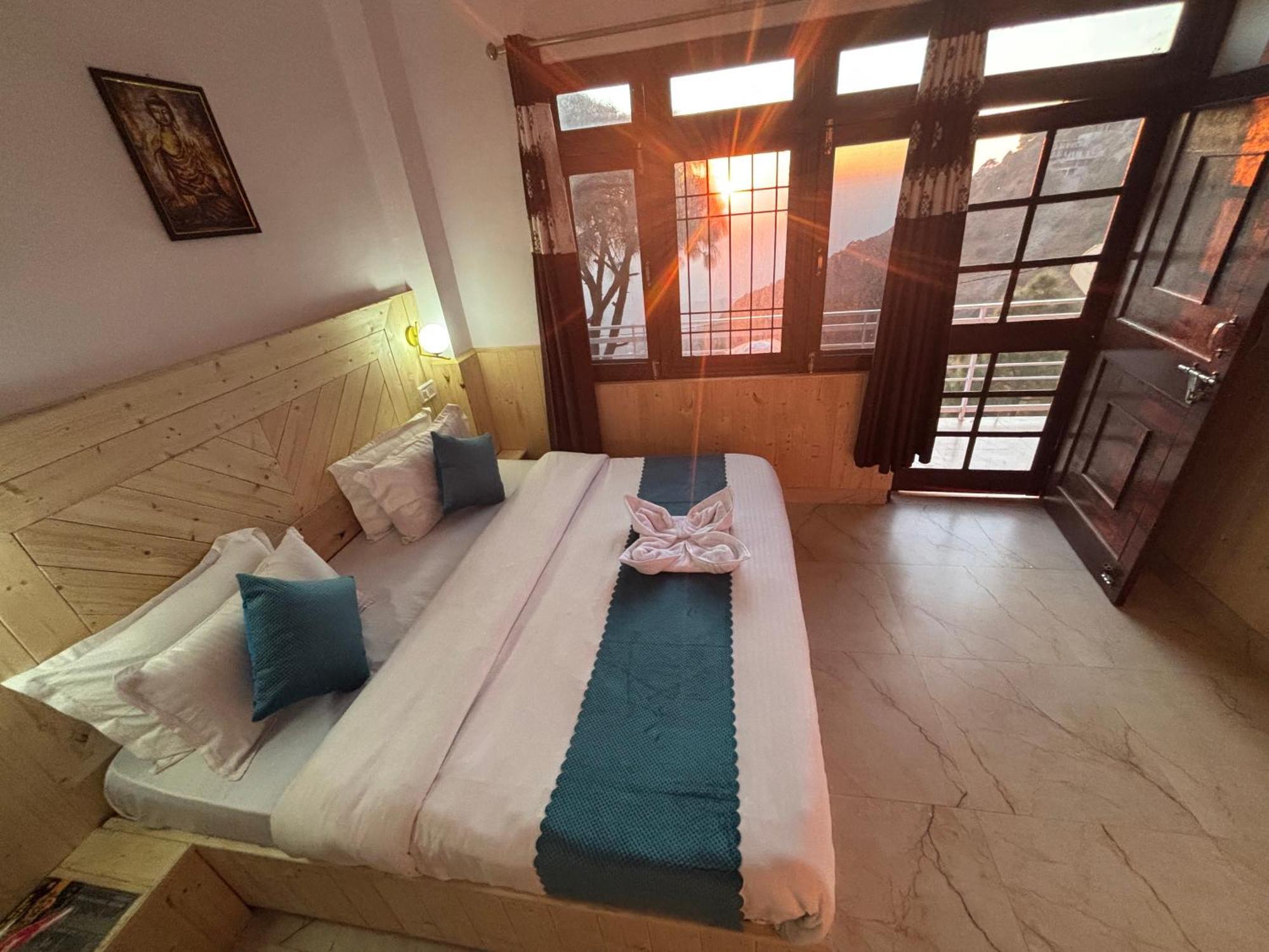 Urban Wave 2Bed Rooms By The North Edge Kasauli Eksteriør bilde